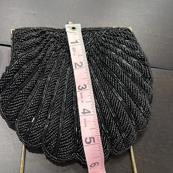 Vintage beaded scallop shell handbag - Picture 4 of 5